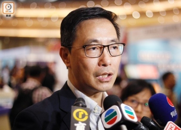 香港教育局长回应国教质疑：必须做，我们是中国人