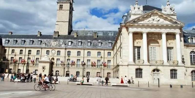 法国的学校排名_法国最美的女人排名(3)