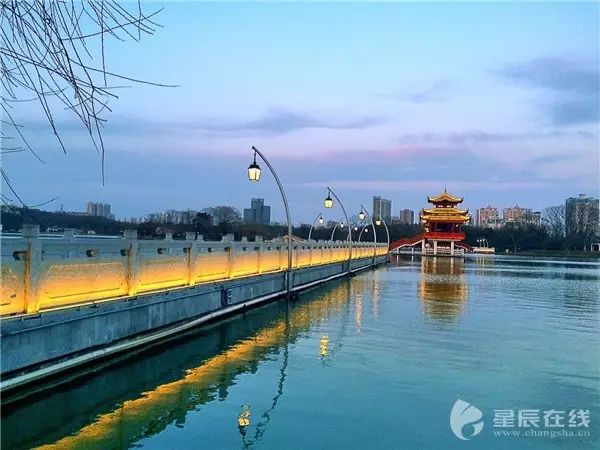 郑州道路护栏_郑州人均道路面积
