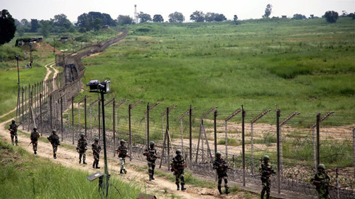 巴基斯坦连续4天炮击印军 边界彻夜开火战至黎明