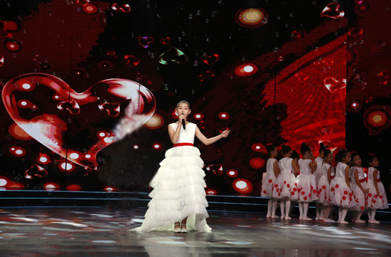 杨烁央视音乐频道《音乐公开课》节目献唱 妈