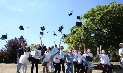 聚焦英语能力、核心素养、全球视野 英孚英语