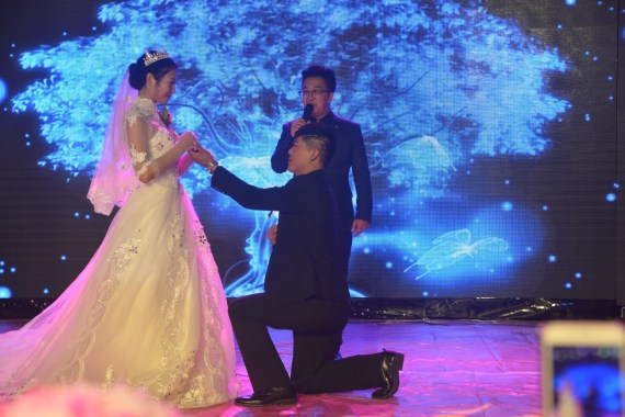 姜四水、刘莹莹结婚现场。
