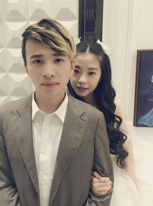 LOL文森特半夜微博介绍老婆 粉丝称像冯提莫_|文森特|德莱文esports电子竞技_凤凰网