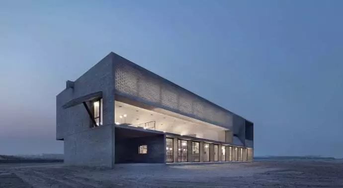 “最孤独”图书馆火爆网络 它为何走红?