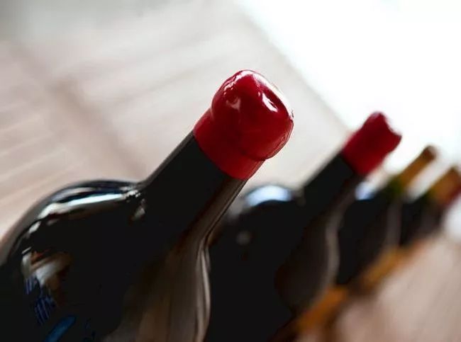 如何开红酒软木塞 27ab26d29f49436_w650_h483.jpg