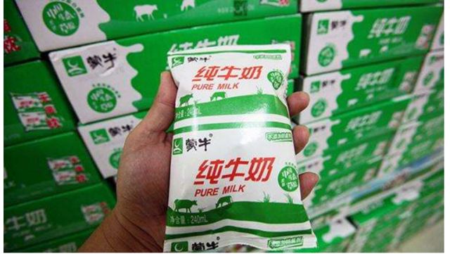抹黑中国乳业，国产牛奶到底能不能放心喝？