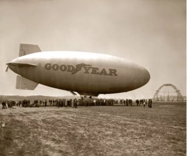 固特异飞艇goodyear blimp除了参观固特异的总部和nba的比赛,我们还