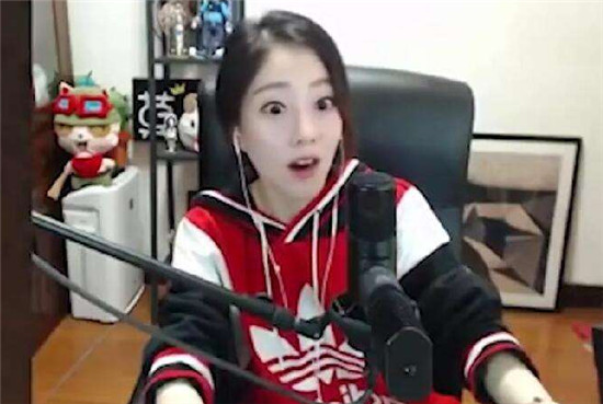 迅雷一姐姜允儿3周年 被粉丝赤裸裸表白