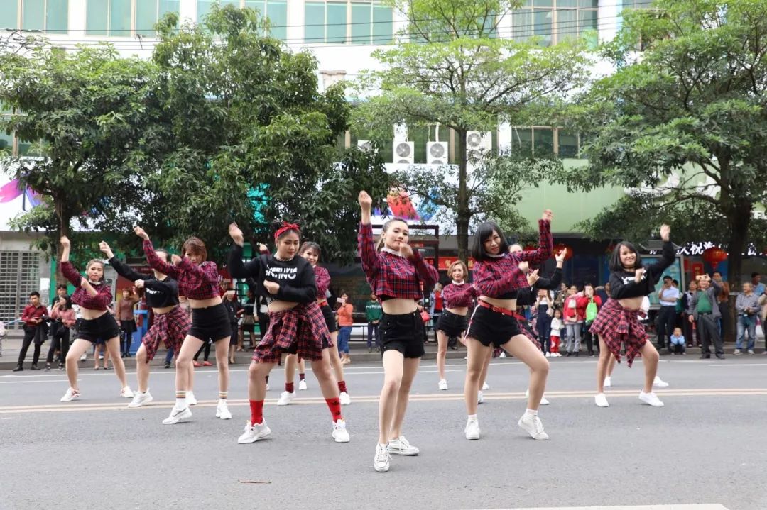 黎苗“三月三” | 邂逅白沙丰收祭典民俗巡游,感受不一样的“三月三”