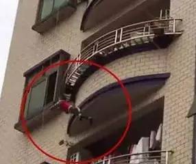 悲剧！呼市一男童从8楼坠下…这些事家长一定要牢记！