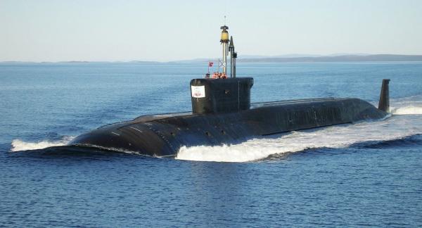 俄罗斯核潜艇齐射4枚“布拉瓦”导弹试验成功