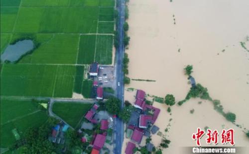 雨水乡人口_雨水节气图片(3)