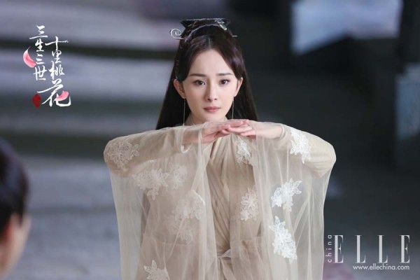 杨幂大女主扶摇上线!不一样的红唇幂来了 杨幂大女主扶摇上线!不一样的红唇幂来了