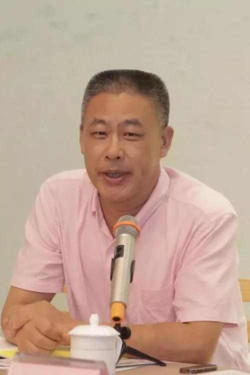 山东师范大学文学院院长杨存昌在研讨会发言