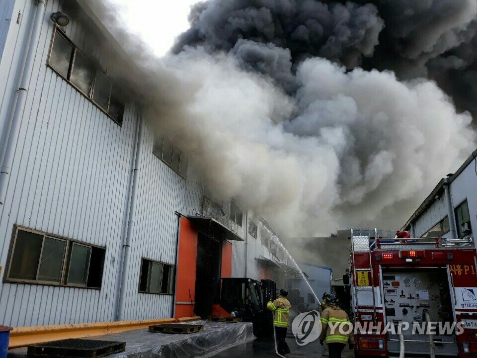 韩国塑料工厂突发大火 1名33岁中国人不幸身亡