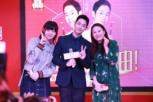 丁海寅现身杭州,亲自诠释为人生(参)加油