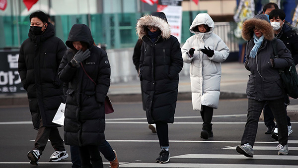 日韩遭超强寒潮侵袭，首尔体感温度低至零下19.3度