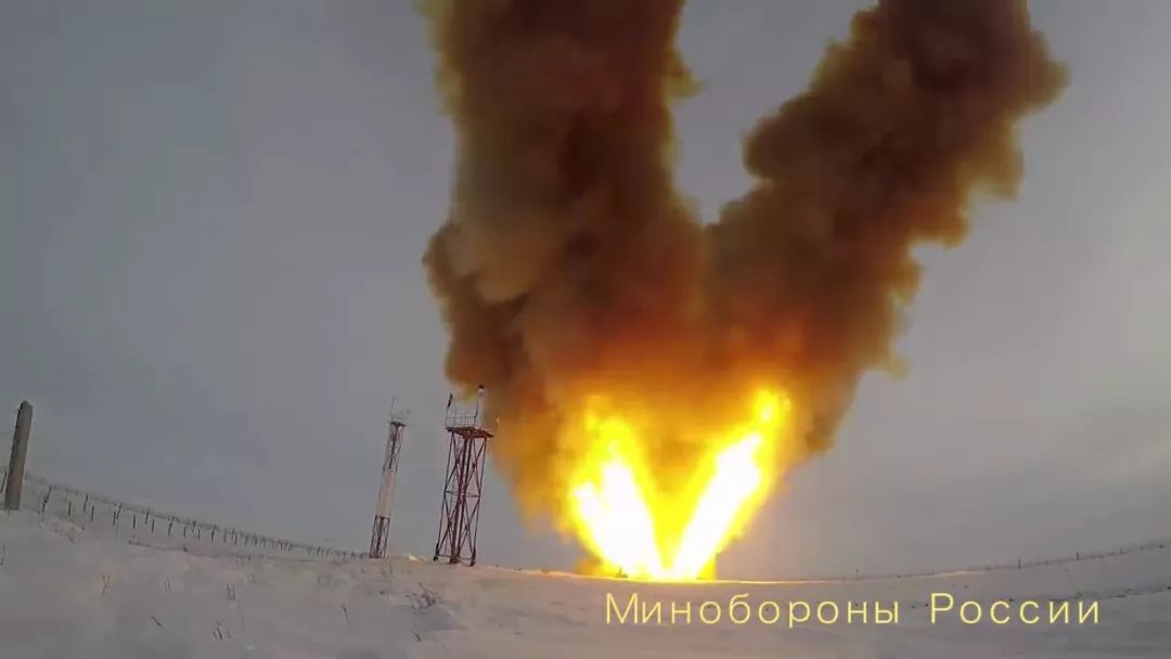 普京坐镇新武器试射：这是给俄罗斯最好的新年礼
