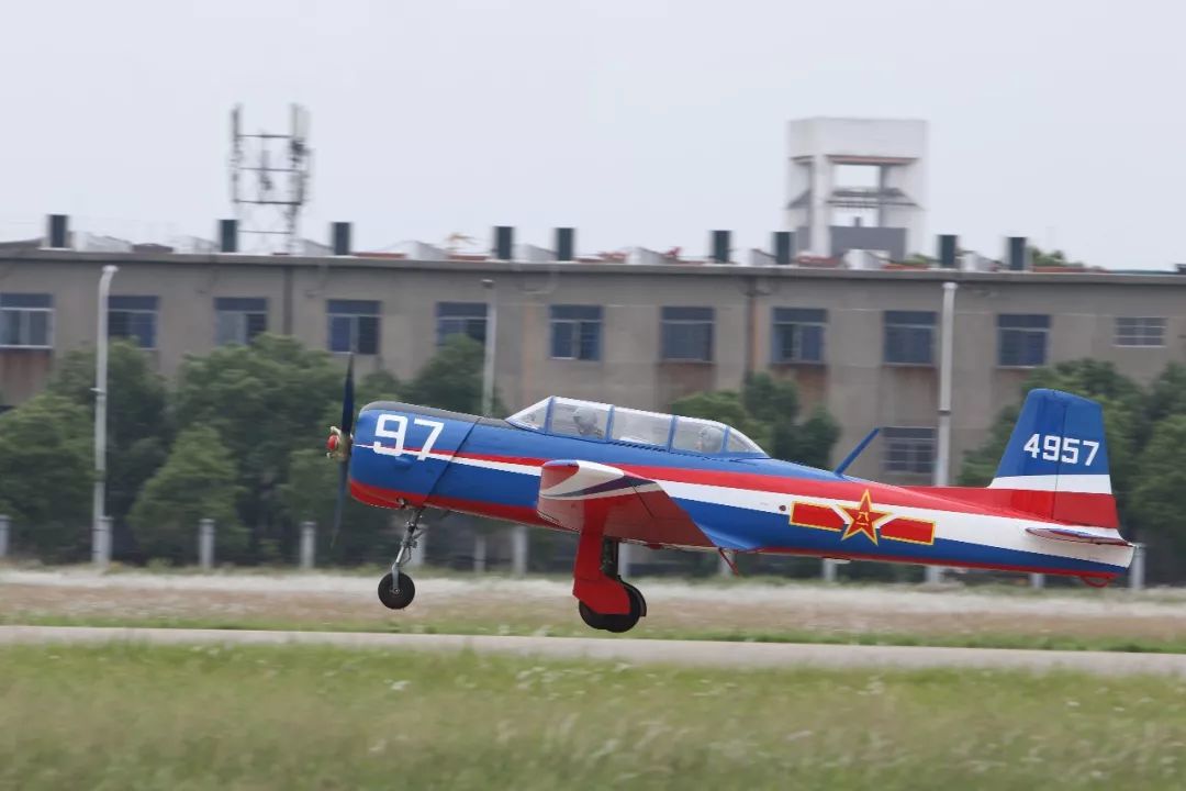 初教6飞机获准进入民用航空市场 洪都公司研制