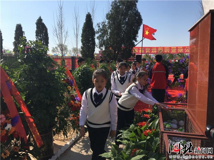 沧县教育系统公祭暨师德教育基地揭牌仪式举行