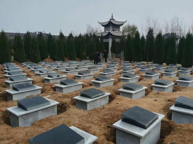 青州市谭坊镇西郑村的鑫成园公益性公墓。