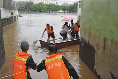 湖北各地积极行动防汛救灾 李鸿忠批示_凤凰湖北