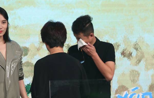 朱亚文与宋佳的电影 5e2299ca227be63_w600_h380.jpg