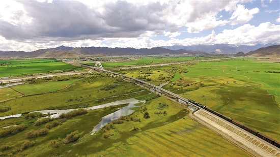 青藏高原GDP主要来源是_青藏高原主要河流(2)