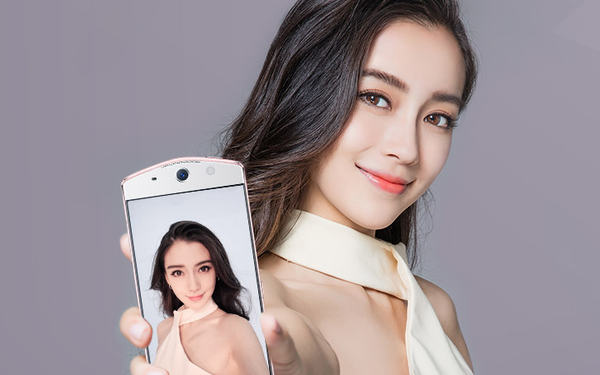 生而为自拍 那些配备前置闪光灯的机型