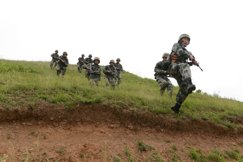 港媒：中国将重组陆军 部分集团军改编成25-30个师