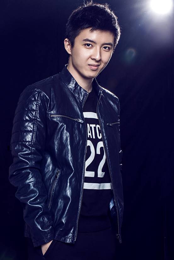 雷蛇2016校园行开启 男神柚子现身杭州站