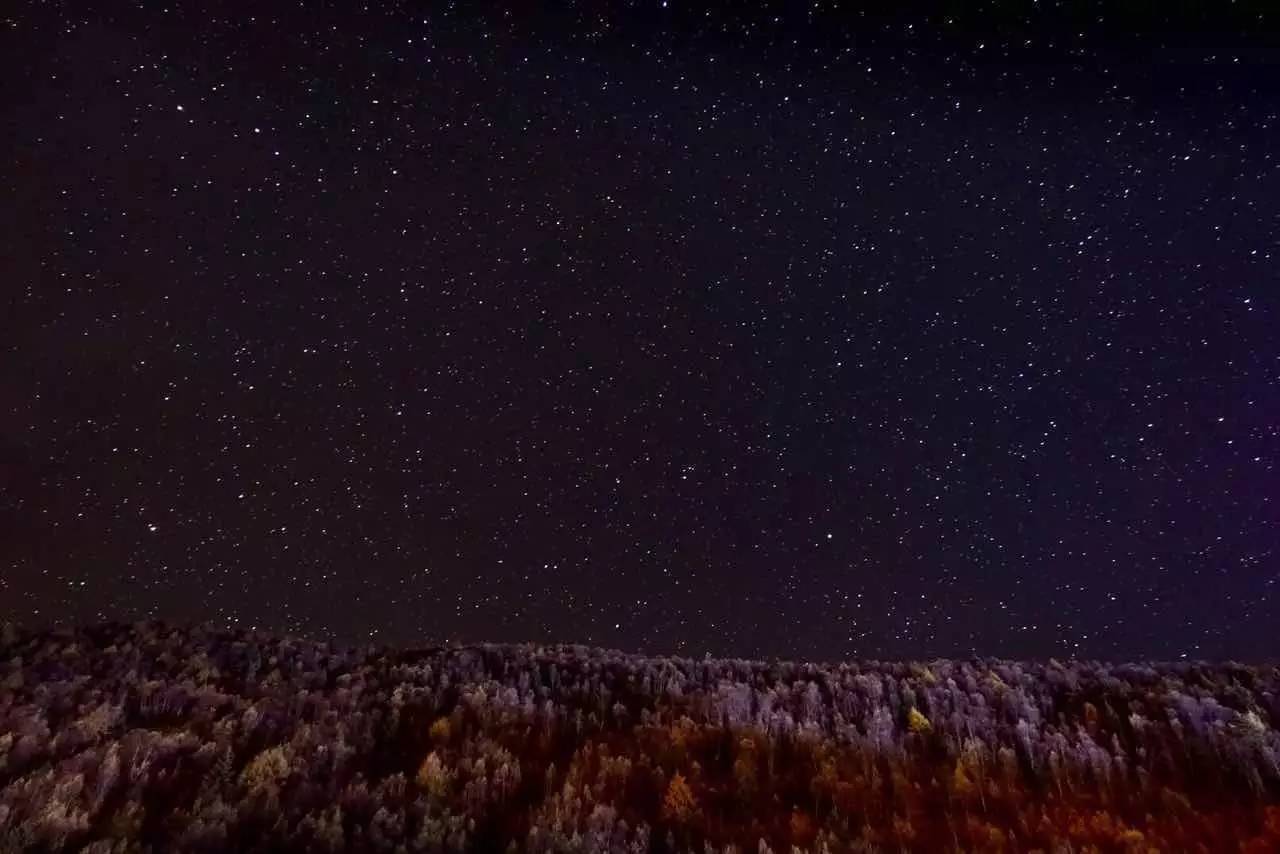 今夜,我们在四姑娘山女生下看肯道尔电影心目星空爱情中的图片