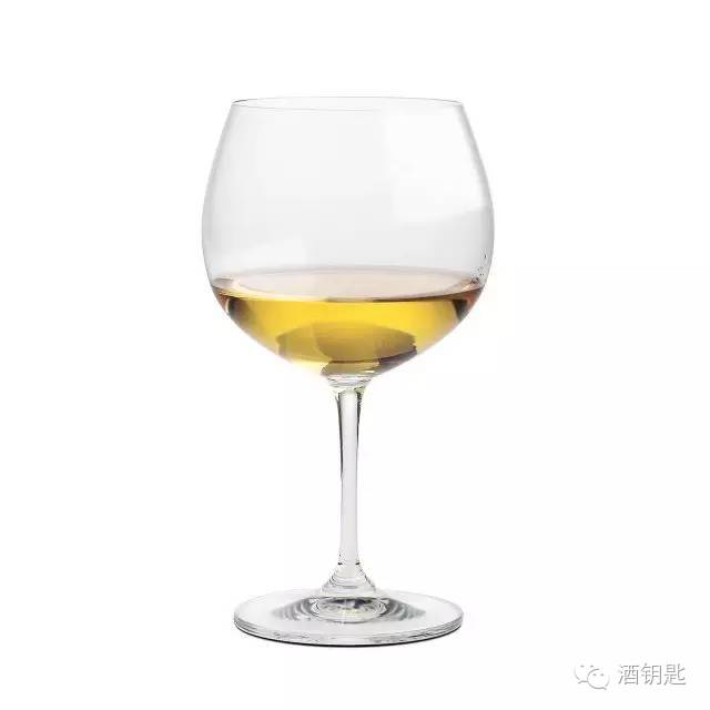用波尔多的酒杯喝勃艮第的红酒 这种错误很常见