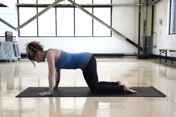 4 phút yoga thần kì giúp bạn dễ dàng 'lên đỉnh' trong mọi cuộc 'yêu' - Ảnh 3 4 phút yoga thần kì giúp bạn dễ dàng 'lên đỉnh' trong mọi cuộc 'yêu' - Ảnh 3