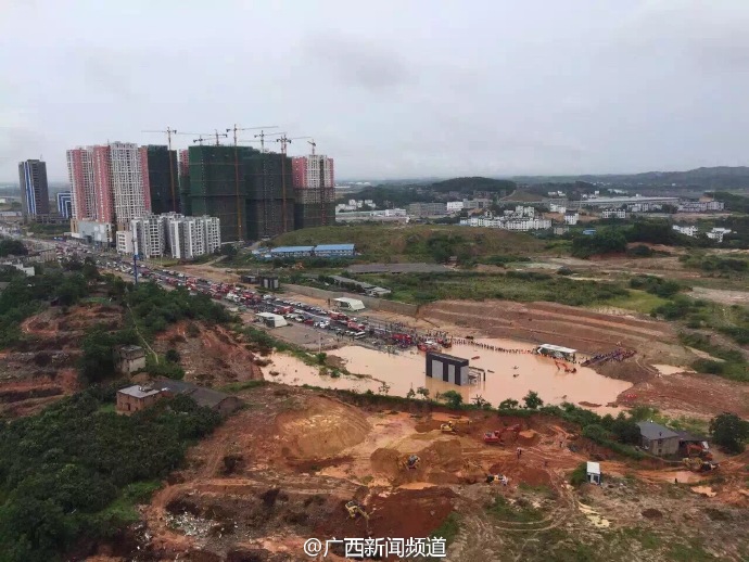 暴雨后的南宁地铁百花岭站