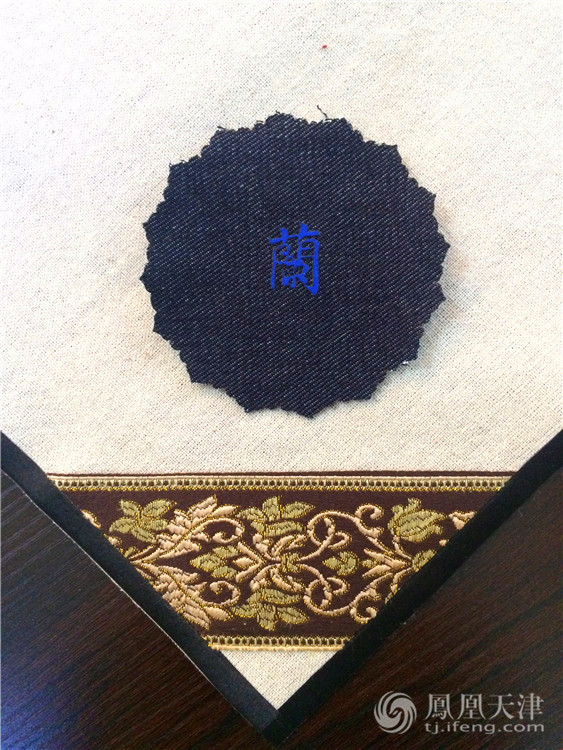 津门母女独创剪布艺术