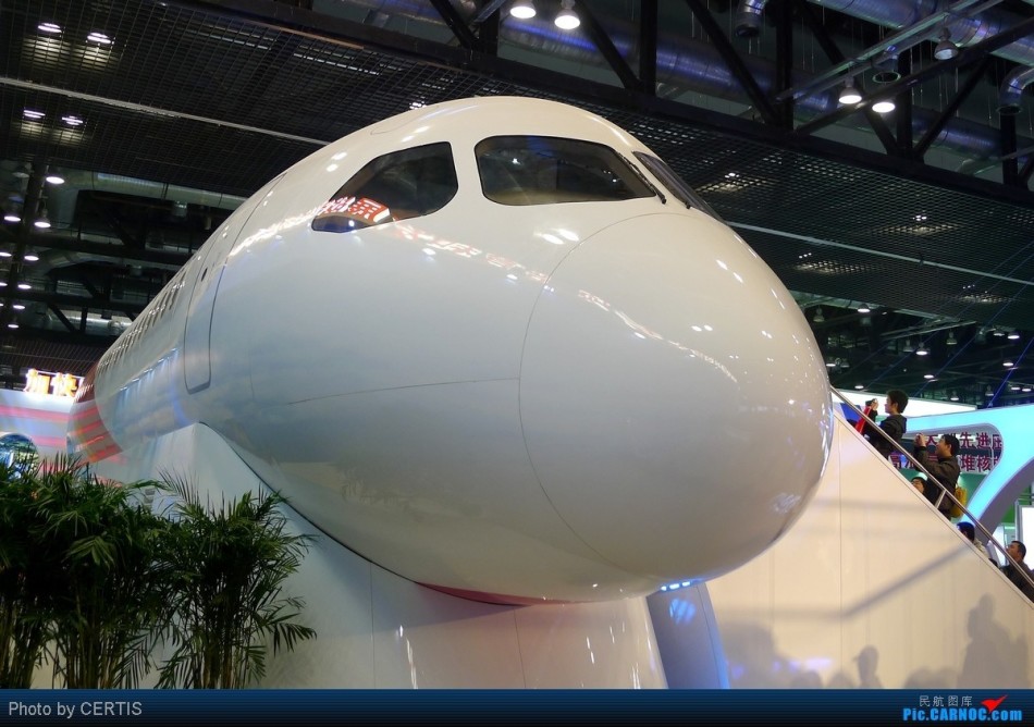 　　国产C919大飞机