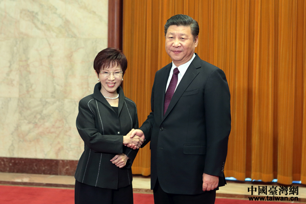 习近平总书记会见中国国民党主席洪秀柱。（中国台湾网于斯文摄）
