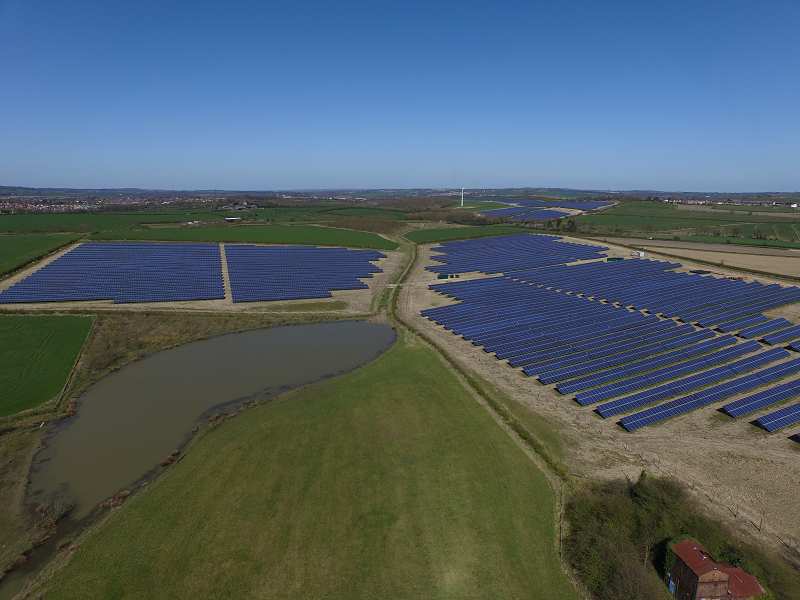 英国养老基金收购天合光能电站资产