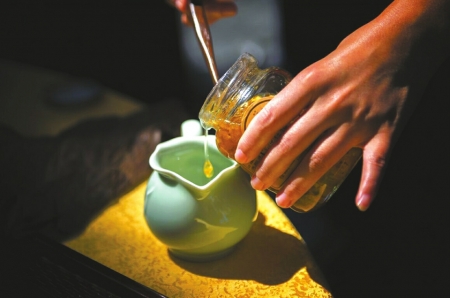 成都桂花王子 为国际大牌香水添香