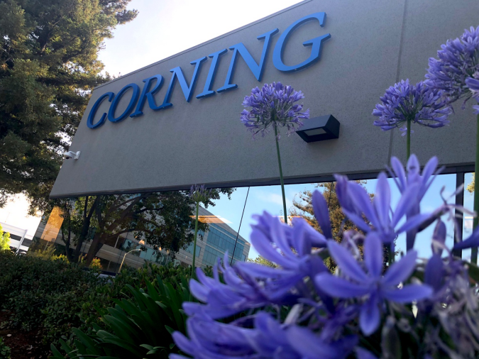 自然地理 > 正文    美国时间7月18日,康宁公司在康宁硅谷科技中心