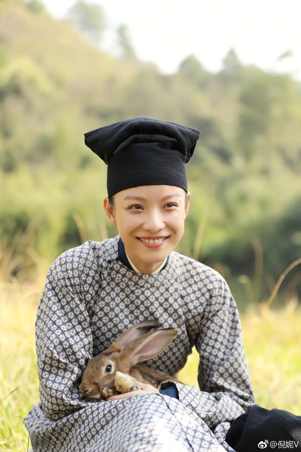 倪妮才不是素颜拍古装戏呢 精致裸眼妆才是关键