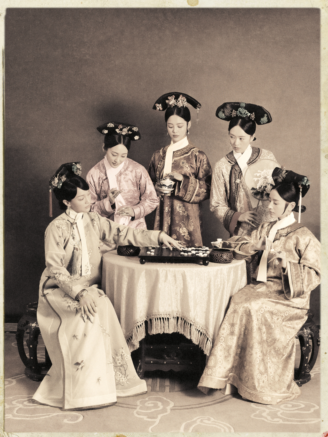 《如懿传》携尹超拍清宫掠影 定格袅袅佳人似幻似真