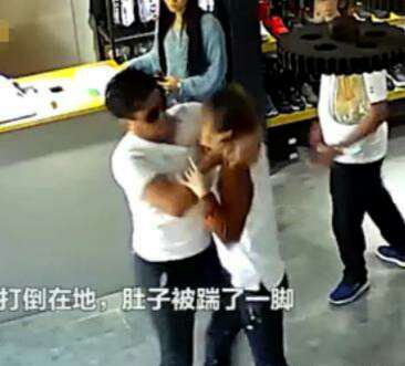 城管暴打女店员