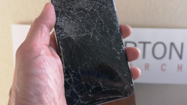 本报讯(记者任笑元)苹果新一代旗舰级智能手机iphone xs/xs max上周