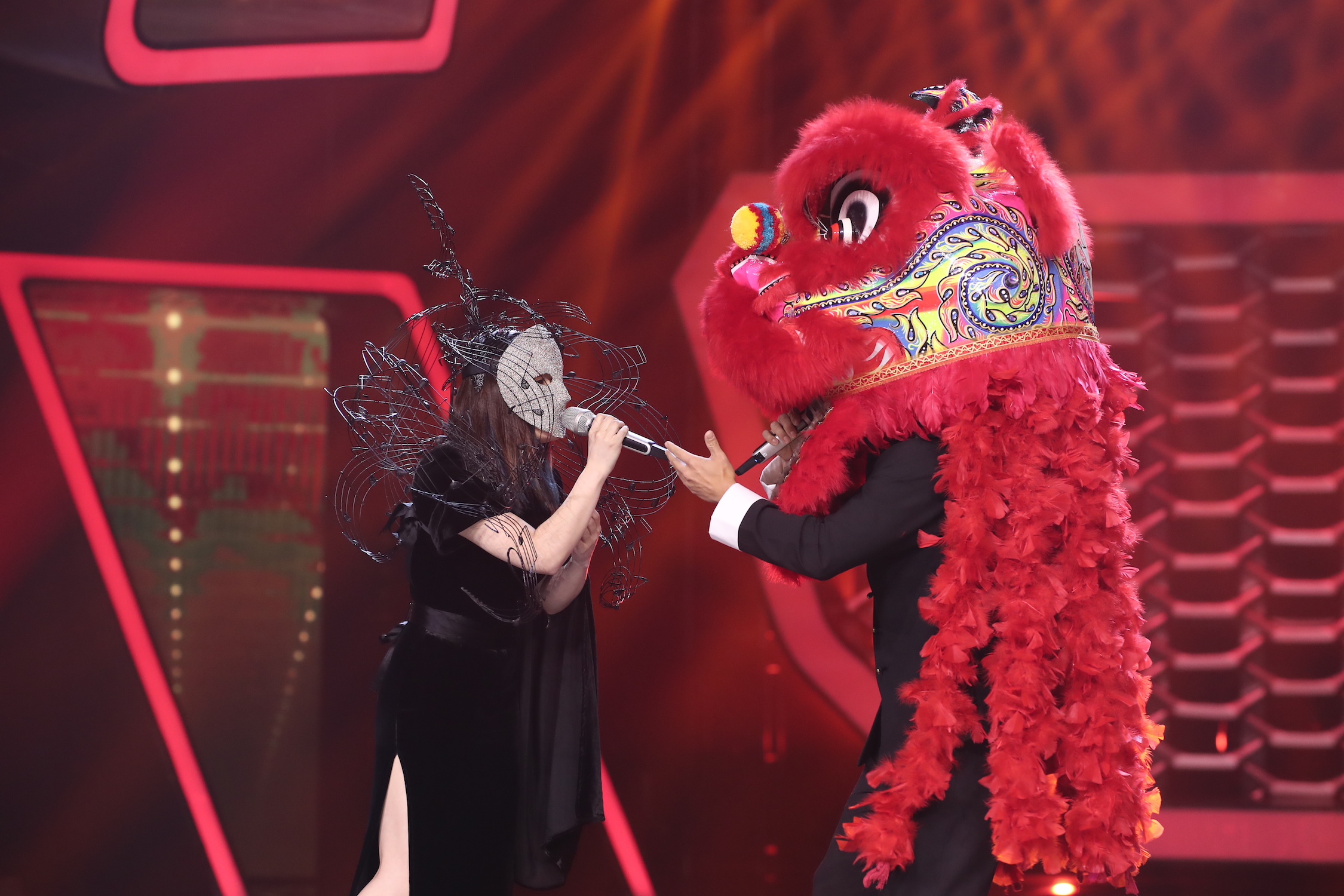 蒙面唱将迎两位金曲歌王还音乐最纯粹的意义