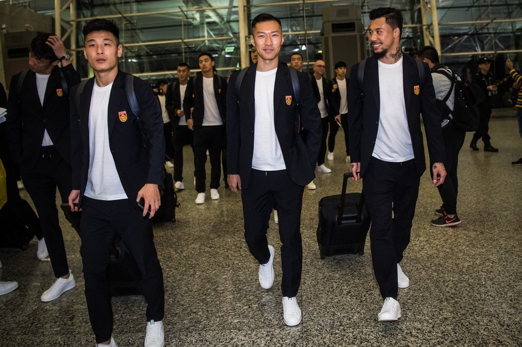 国足出征亚洲杯网友别回来太早