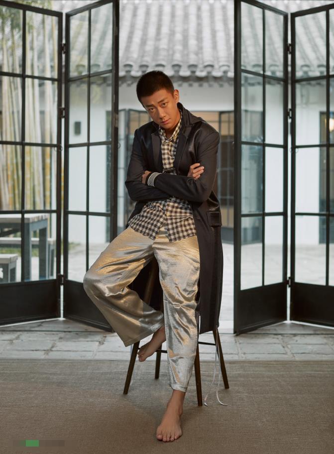 高至霆杂志大片曝光 痞帅寸头小哥展多面魅力_凤凰网娱乐_凤凰网