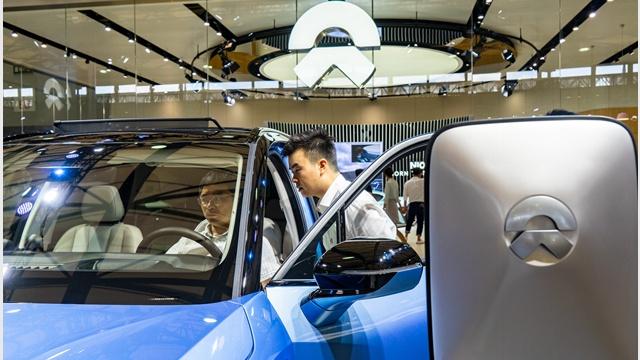 年亏近百亿股价大跌21% 蔚来叫停上海工厂项目